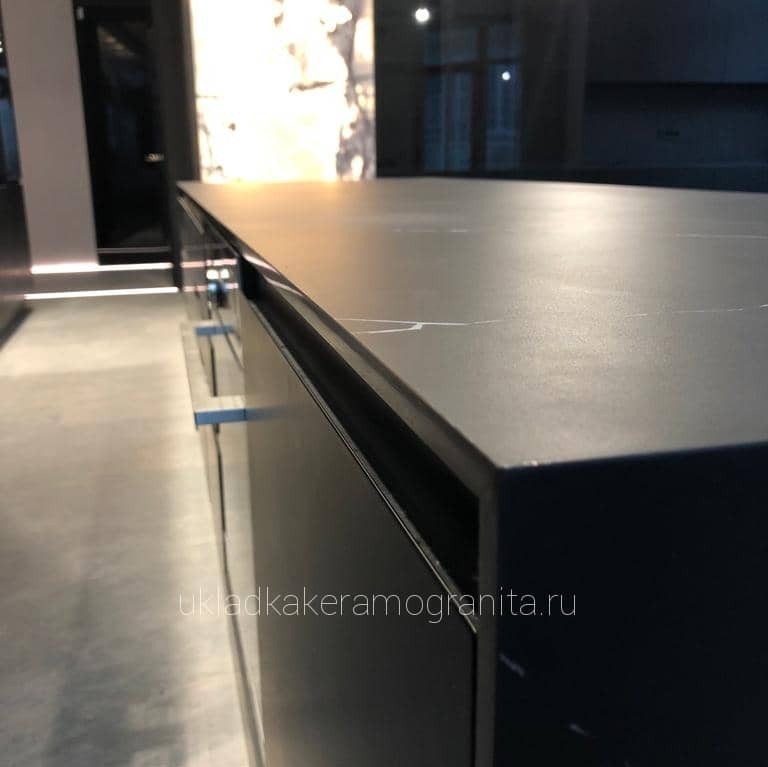 Stoleshnica_iz_krupnoformatnogo_keramogranita_12mm
