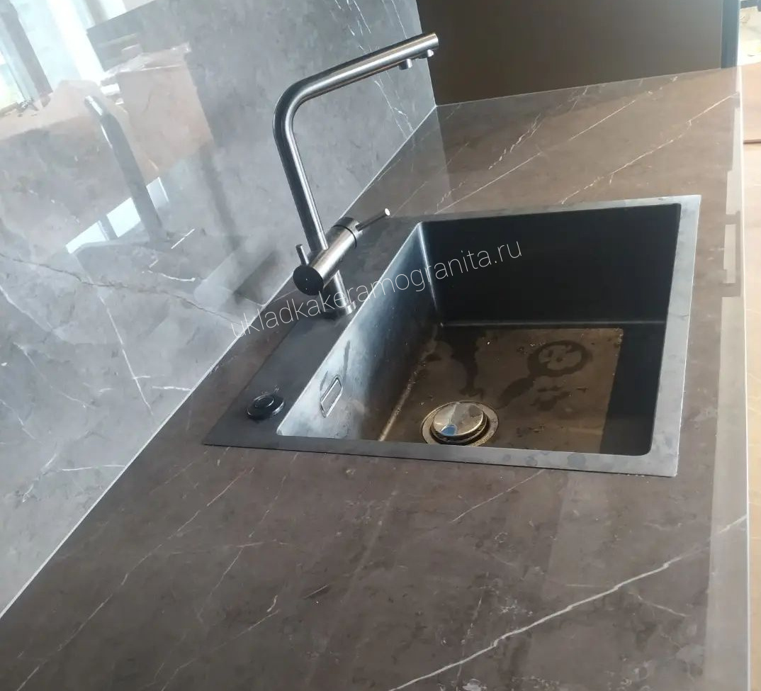 Столешница из керамогранита